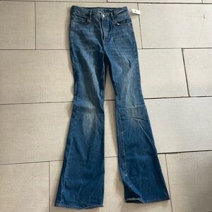 *NWT* OLD NAVY FITS YOU (2-6) EXTRA HIGH RISE FLARE JEAN